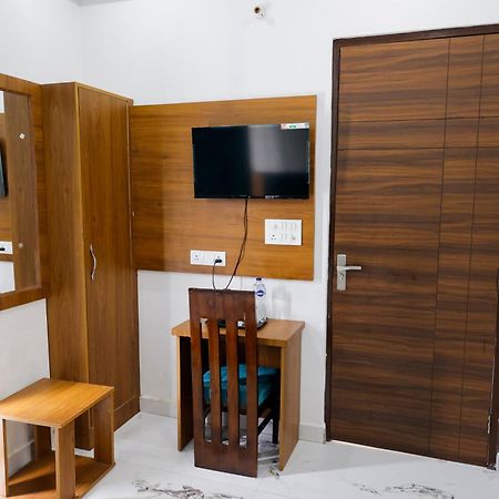 Hotel Parth Inn Rishīkesh Dış mekan fotoğraf