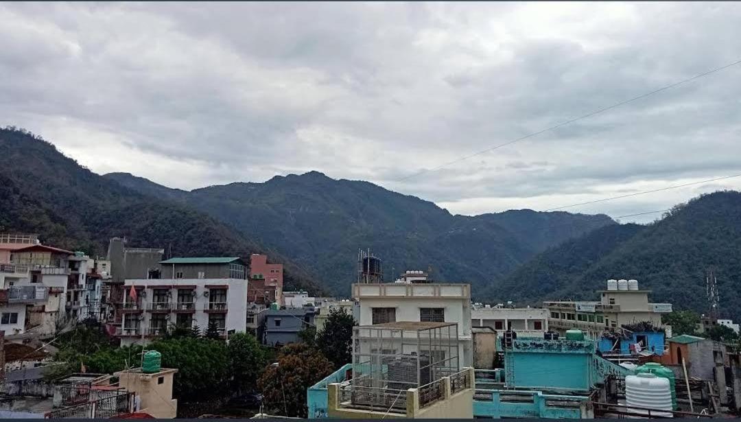 Hotel Parth Inn Rishīkesh Dış mekan fotoğraf