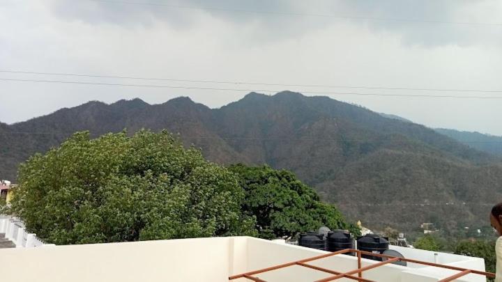 Hotel Parth Inn Rishīkesh Dış mekan fotoğraf