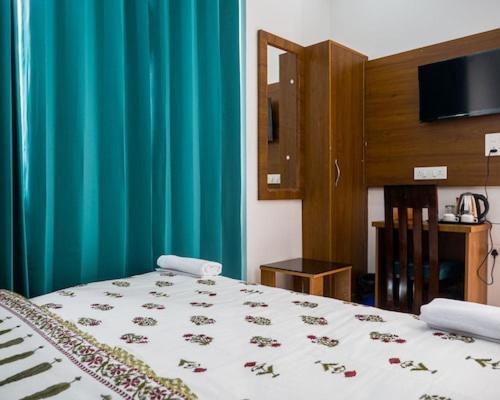 Hotel Parth Inn Rishīkesh Dış mekan fotoğraf
